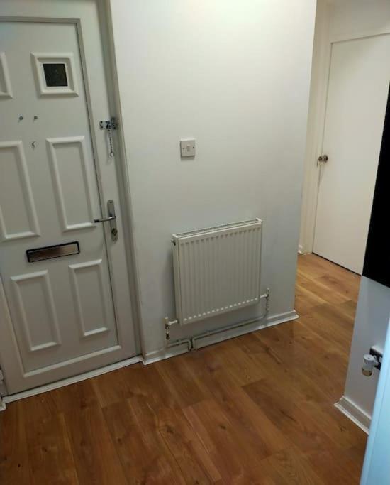 Impeccable 2-bed House Apartment *